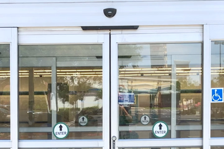 how long should automatic doors stay open?