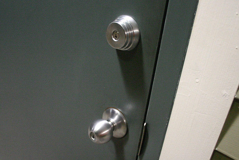 deadbolt vs deadlock: what's the difference and why does it matter?