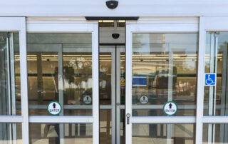 how do the sensors in automatic doors work?